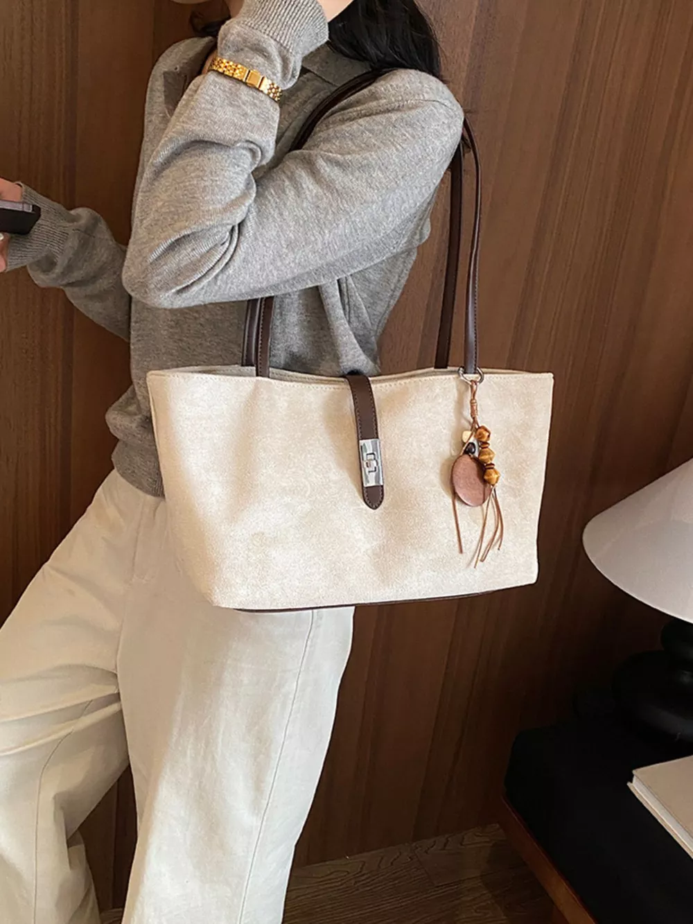Buckle Detail Shoulder Bag