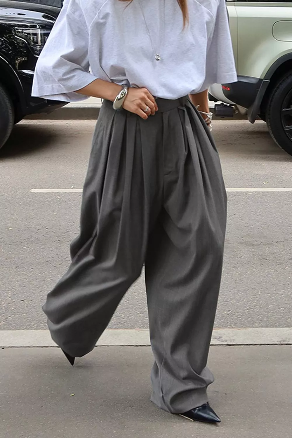 High-Waisted Wide-Leg Pleated Pants, image 4