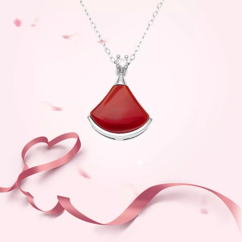 Fan-Shaped Red Agate Pendant Necklace, image 2