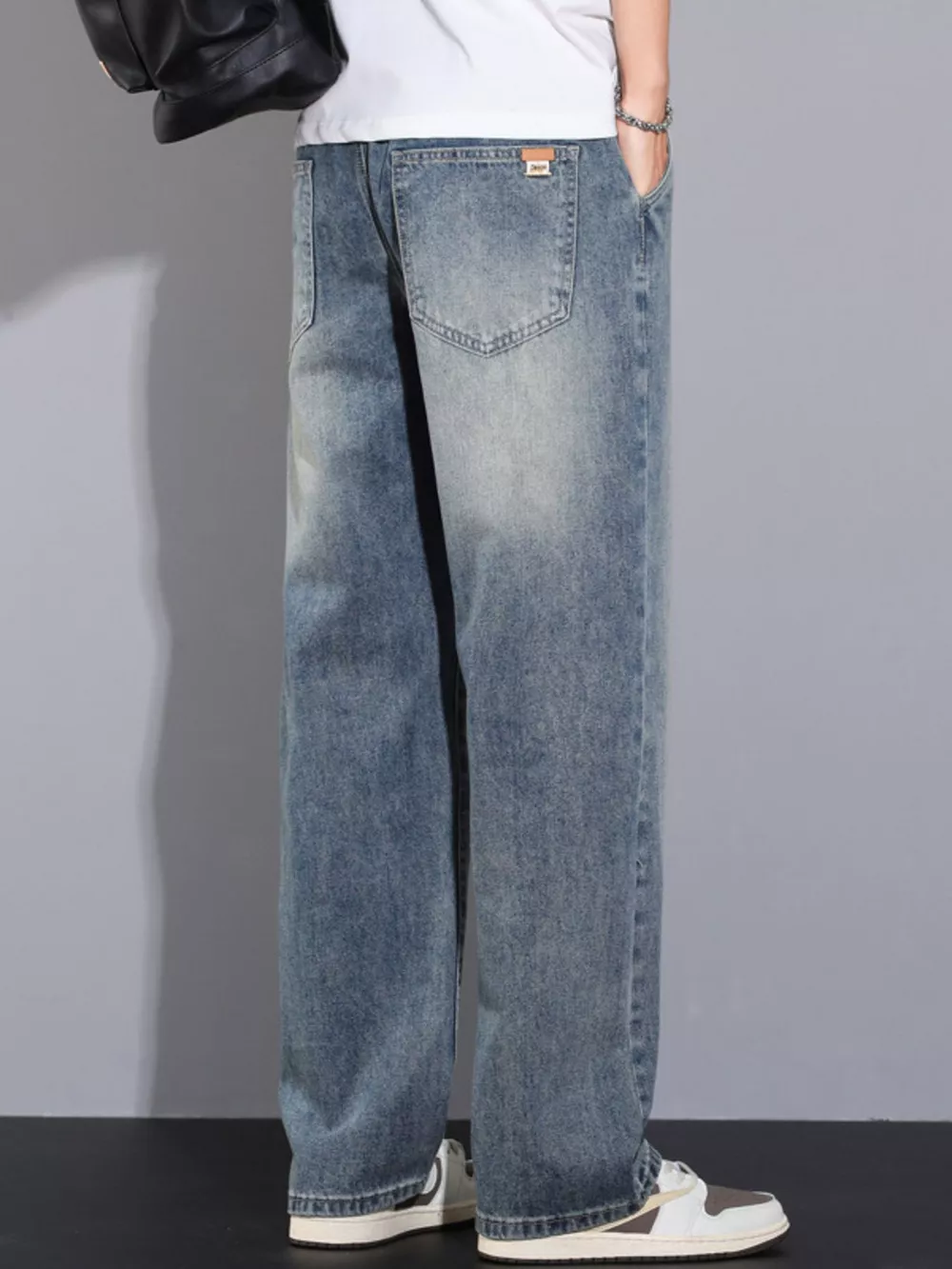 Men's Plus Size Pocketed Wide Leg Jeans, image 2