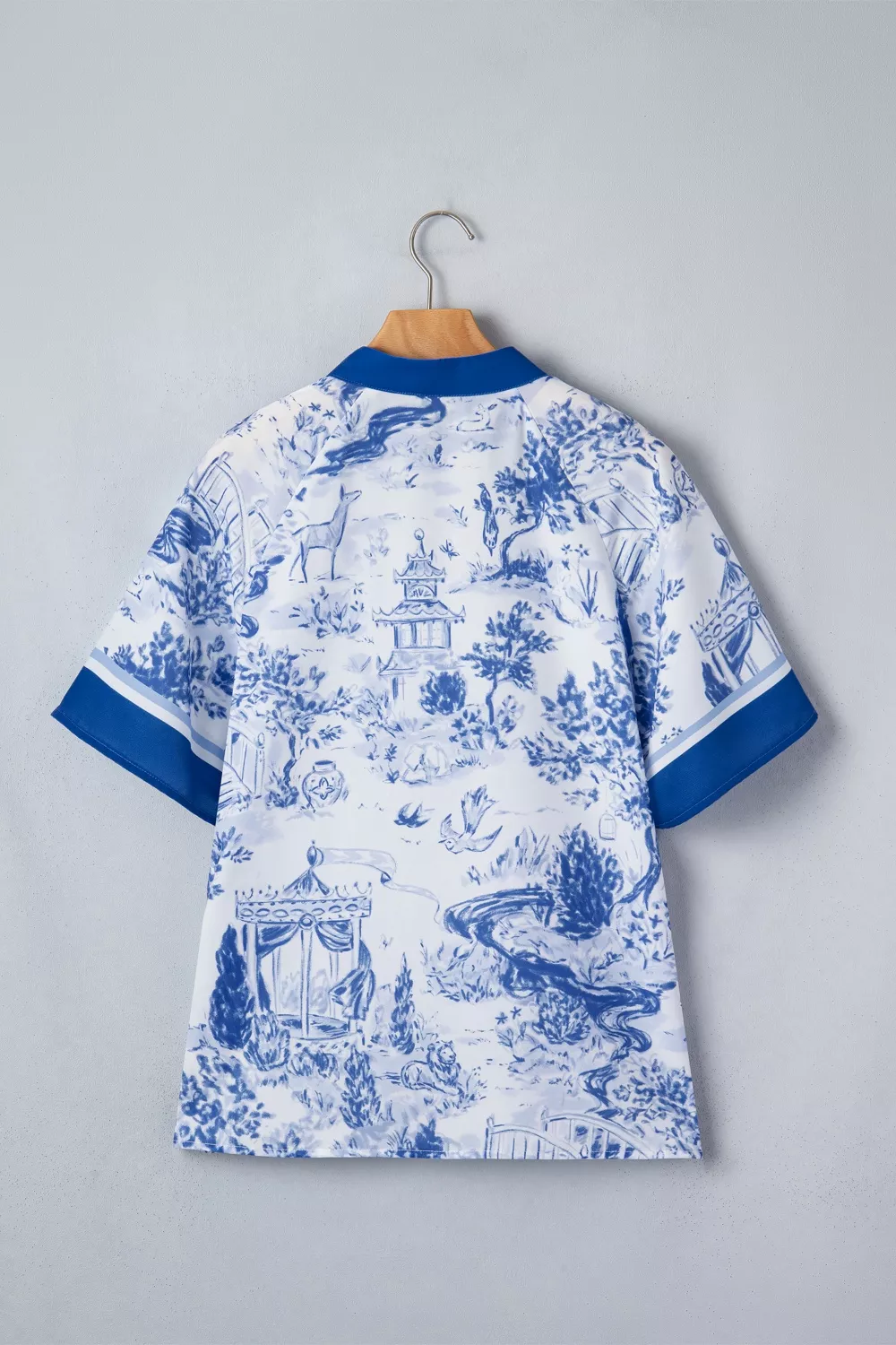 Wild Animal Paradise Contrast V Neck Raglan Sleeve Blouse, image 4