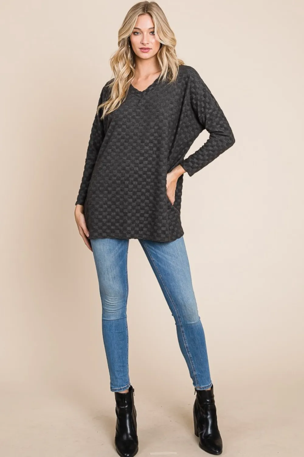 Checkered Long Sleeve V-Neck T-Shirt, image 4