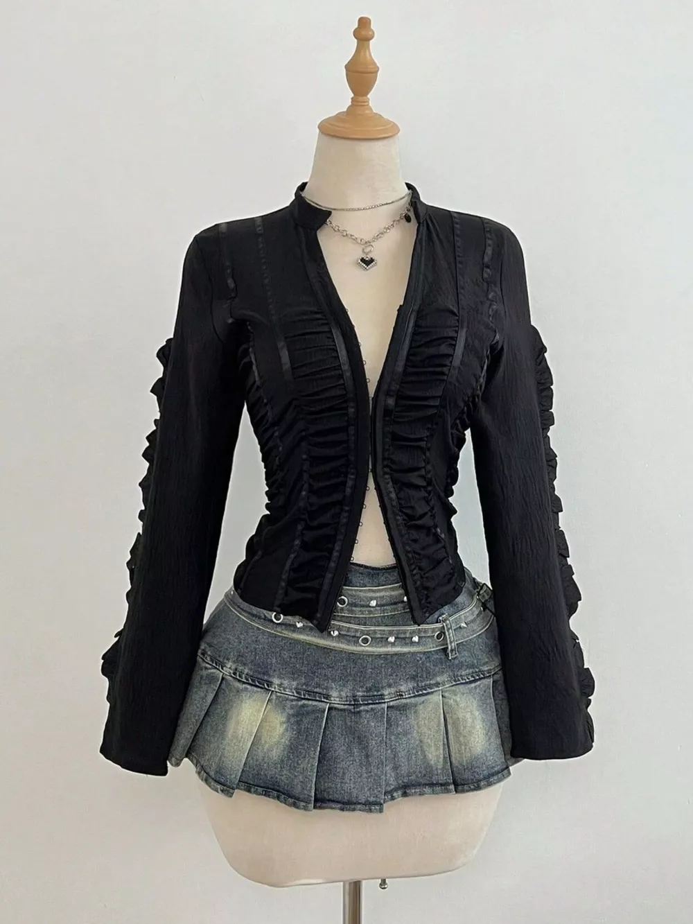 Ruched Slim-Fit Long Sleeve Top, image 3