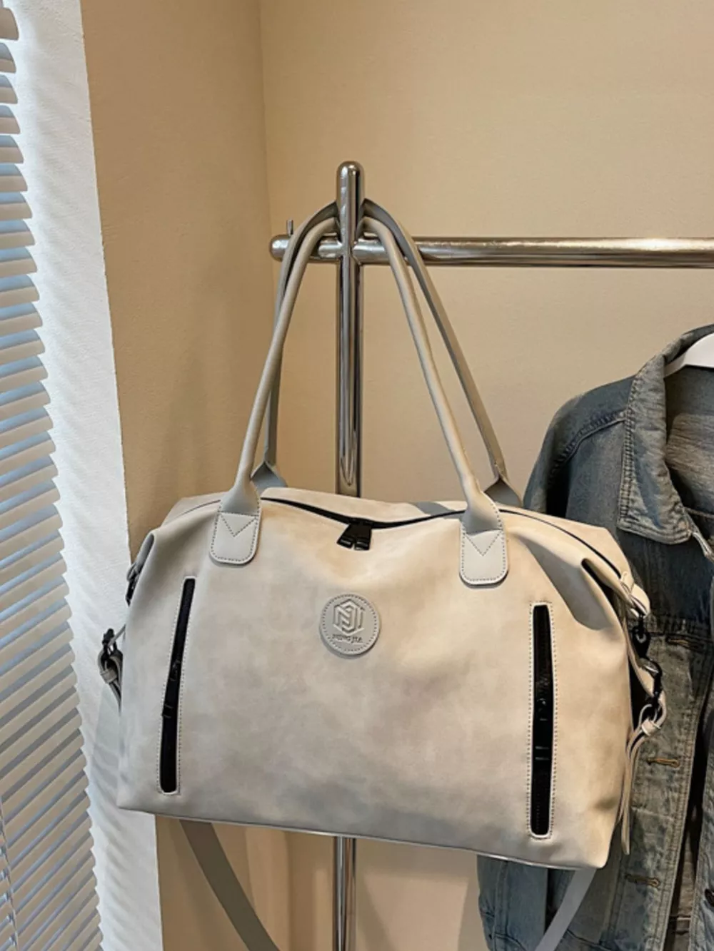 Adjustable Shoulder Strap Travel Duffel Bag, image 3