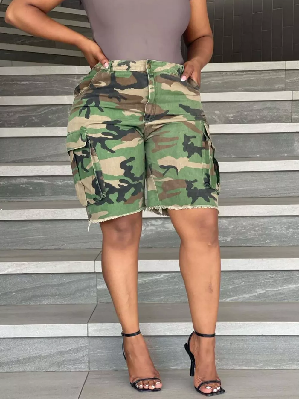 Camouflage Cargo Shorts with Raw Hem, image 4