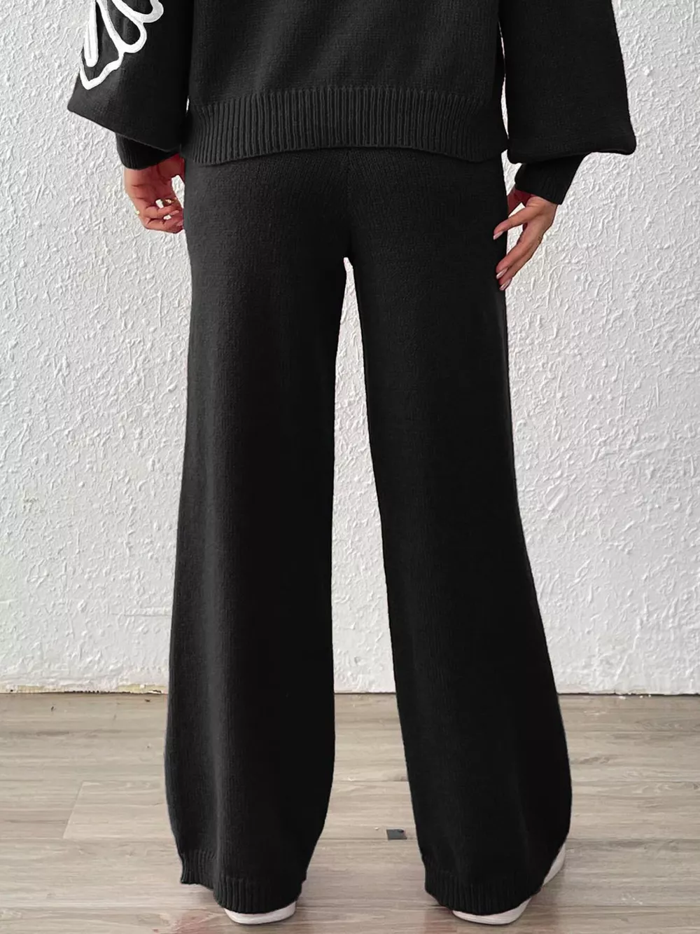 High-Waisted Wide-Leg Sweater Pants with Floral Beaded Decor, image 4