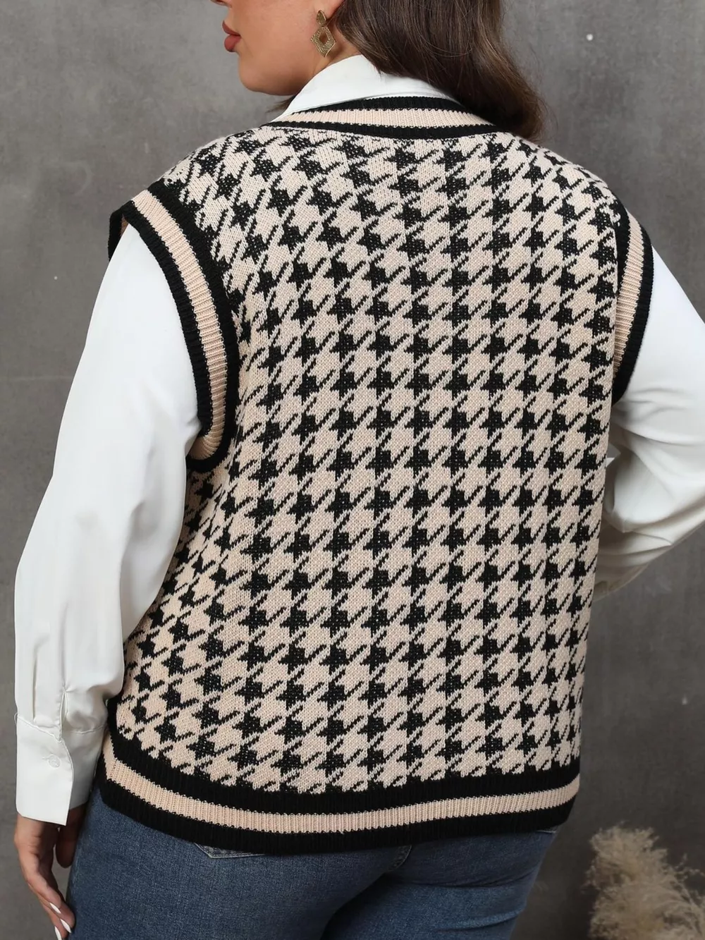 Plus Size Houndstooth V-Neck Knit Sweater Vest, image 6
