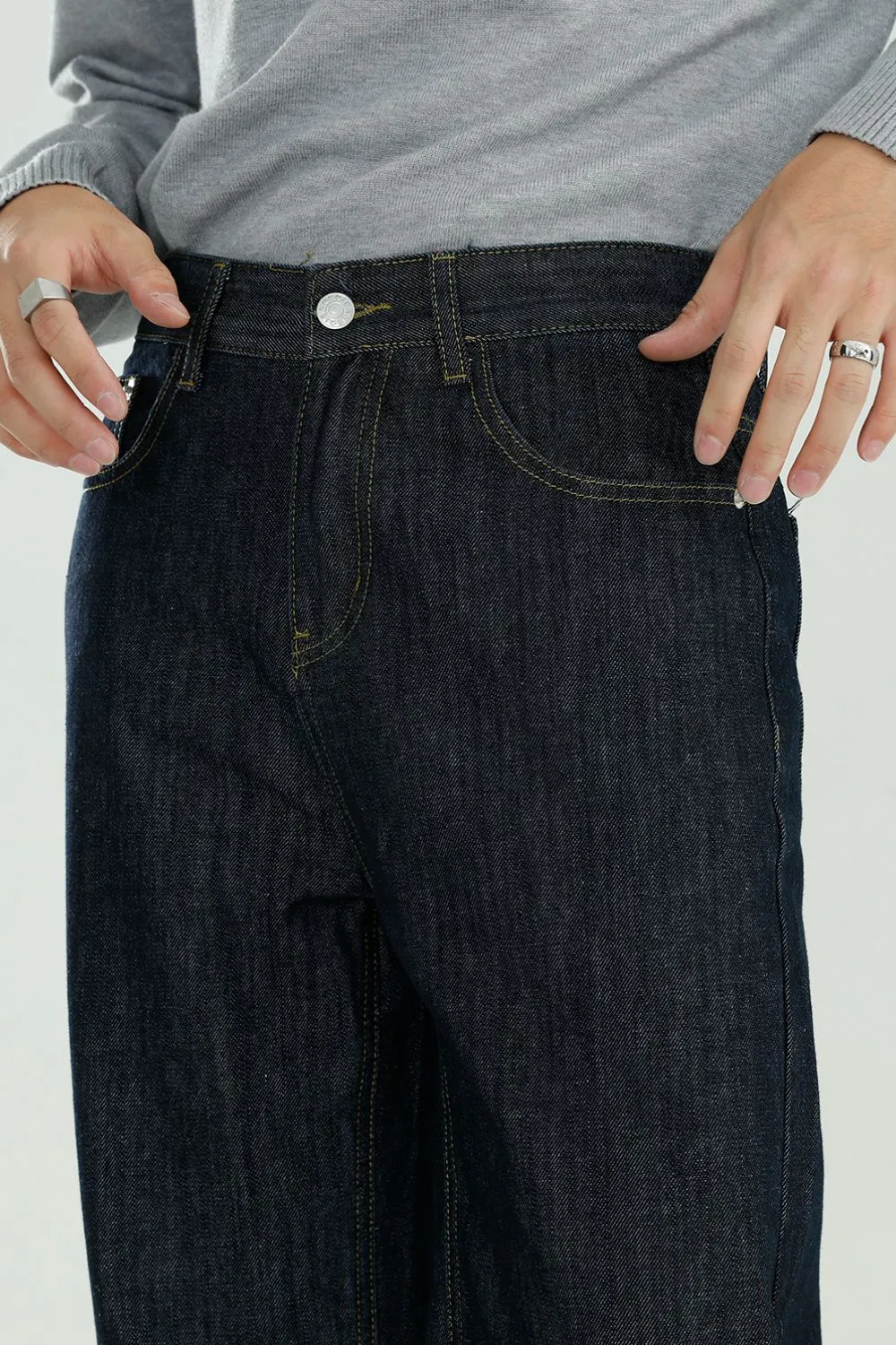 Mid Rise Jeans with Pockets, image 4
