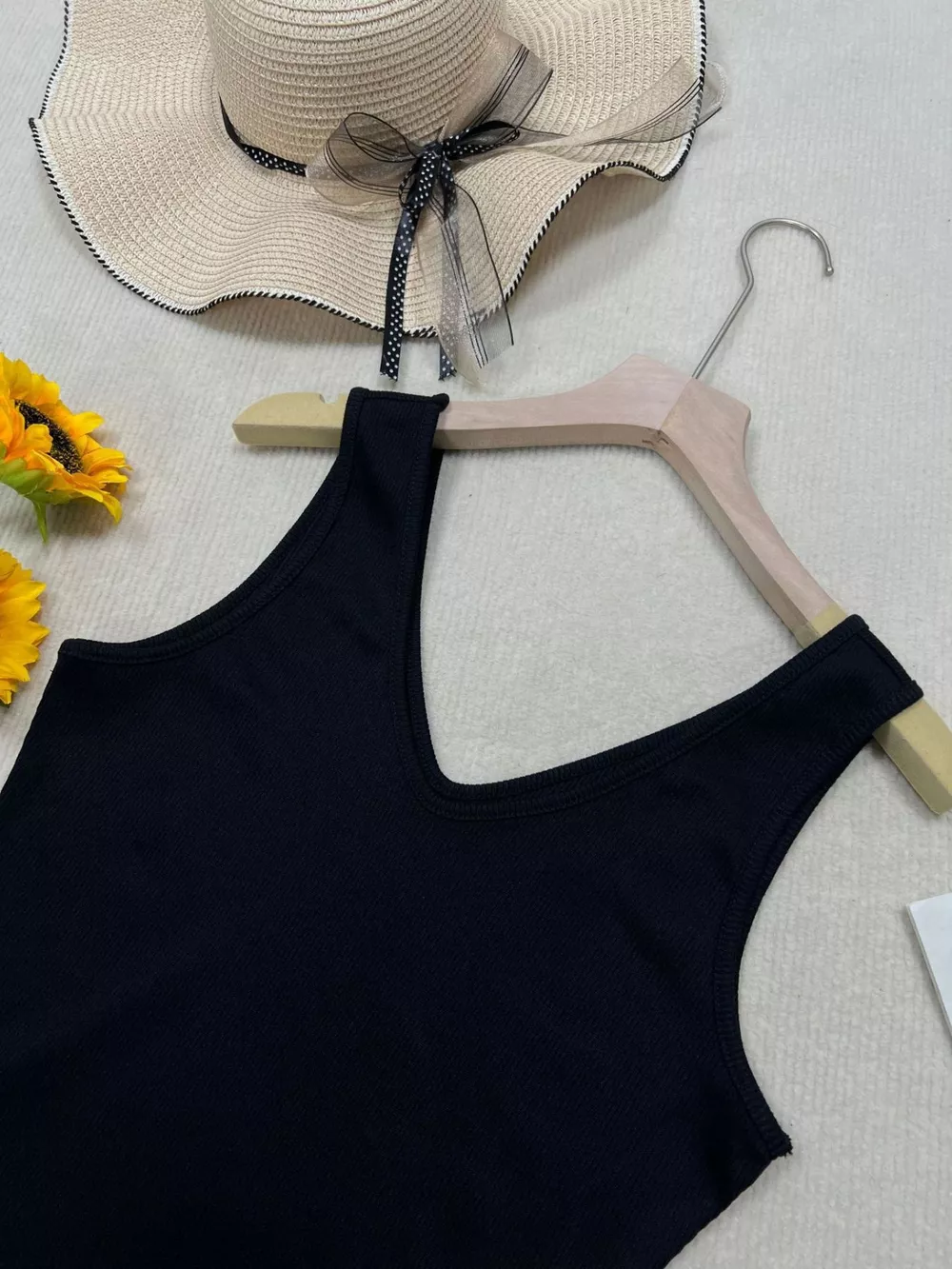 V-Neck Slim Fit Tank, image 5
