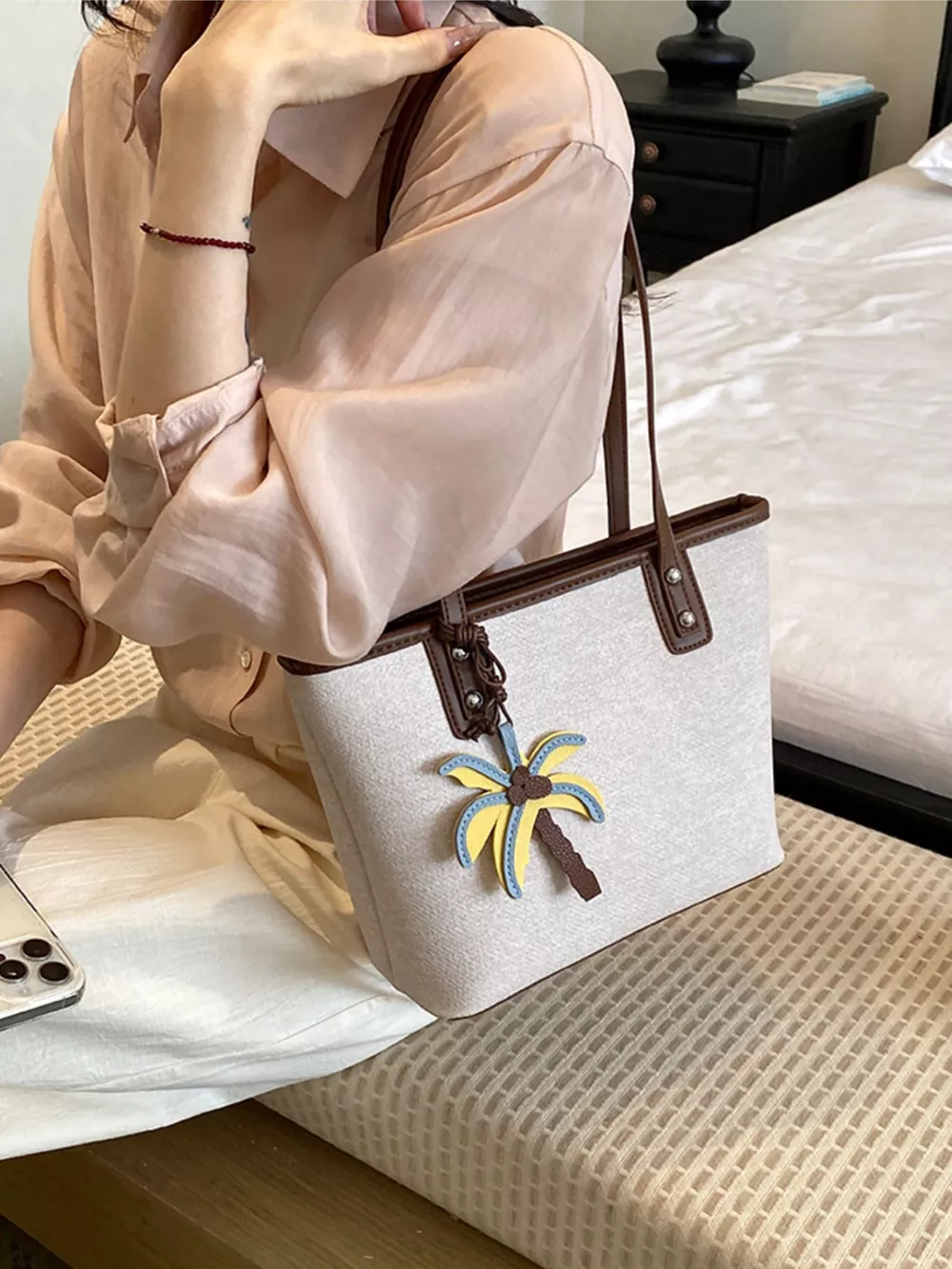 Contrast Trim Shoulder Bag with Tropical Palm Tree Charm, image 7