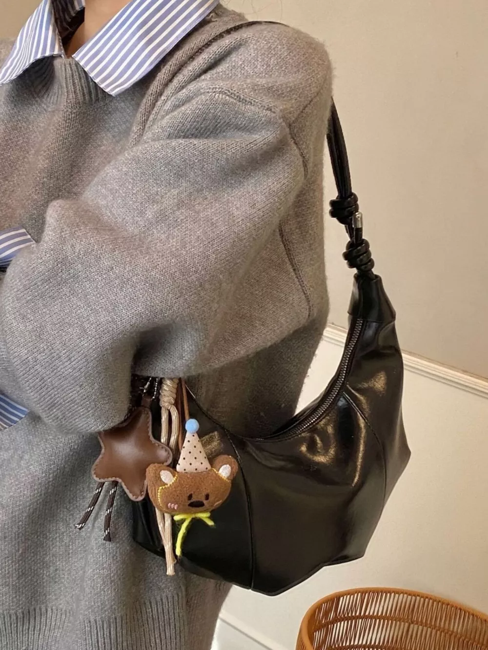 Crescent-Shaped Leather Shoulder Bag, image 5