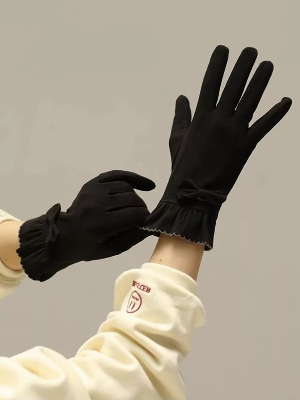 Ruffled Cuff Bow Gloves