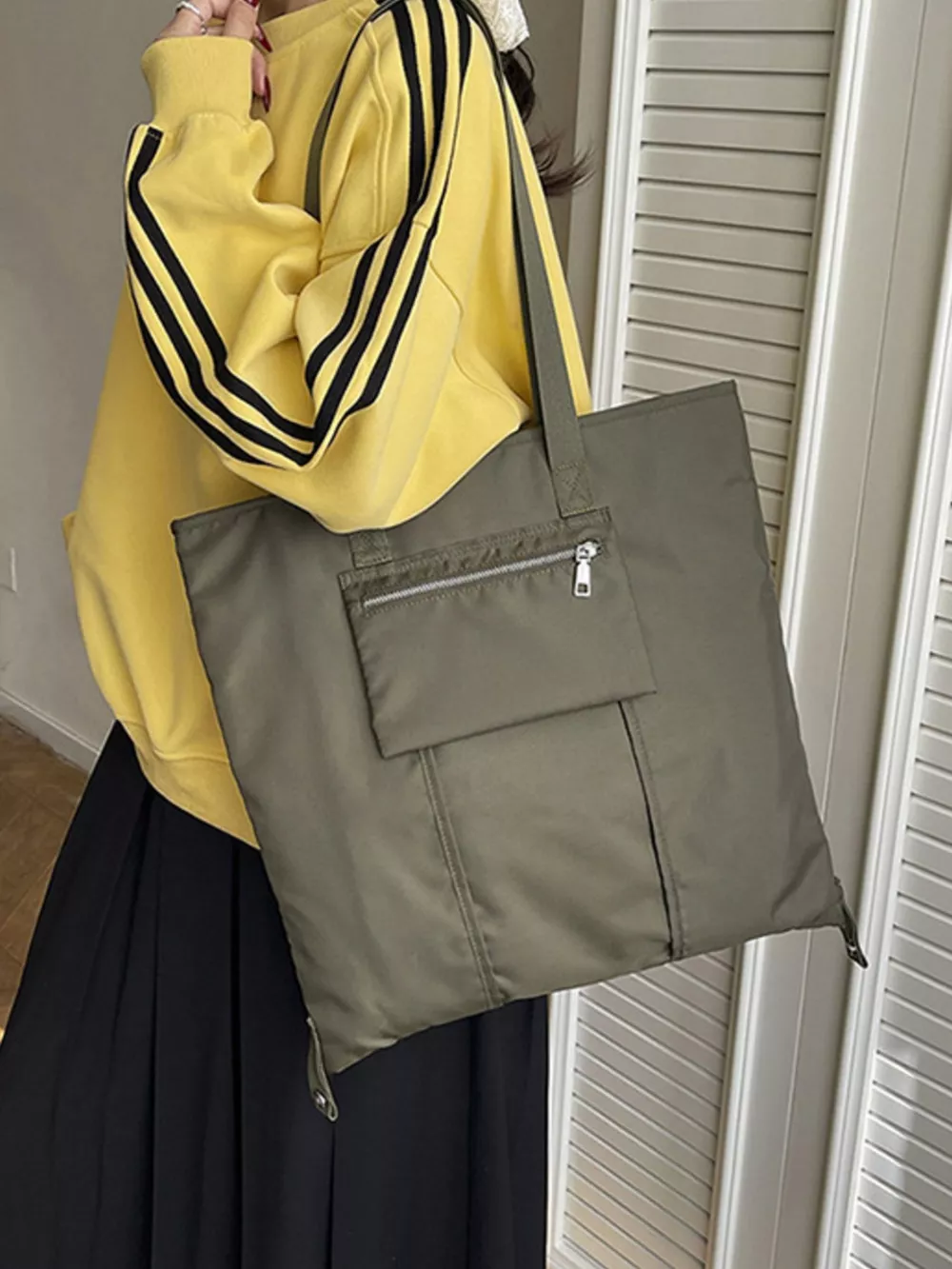 Casual Lightweight Nylon Shoulder Bag, image 2
