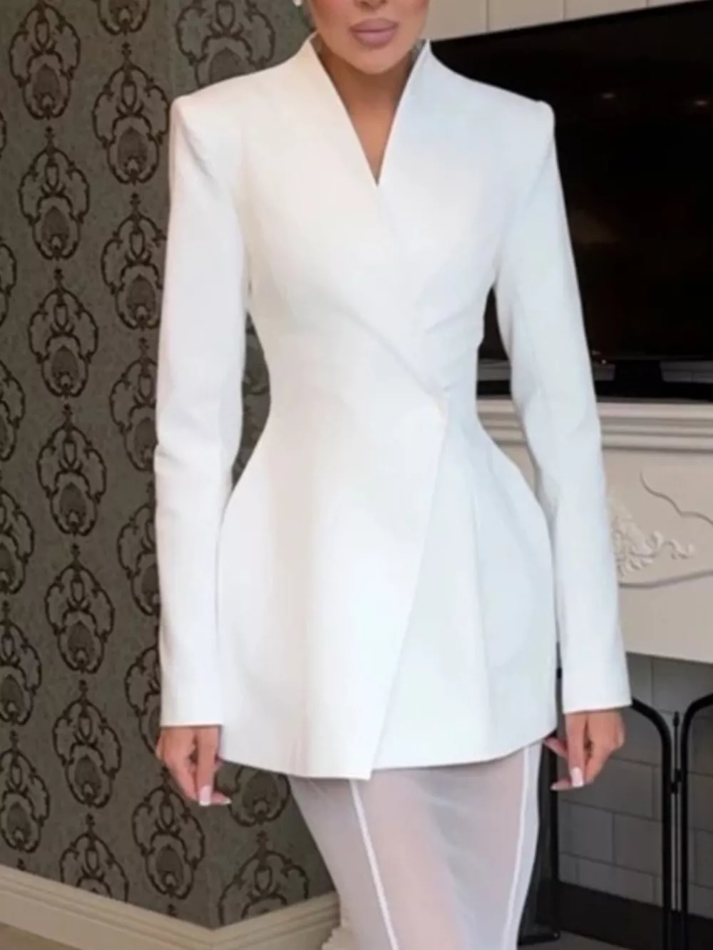 Slim-Fit Structured Waist Blazer, image 4