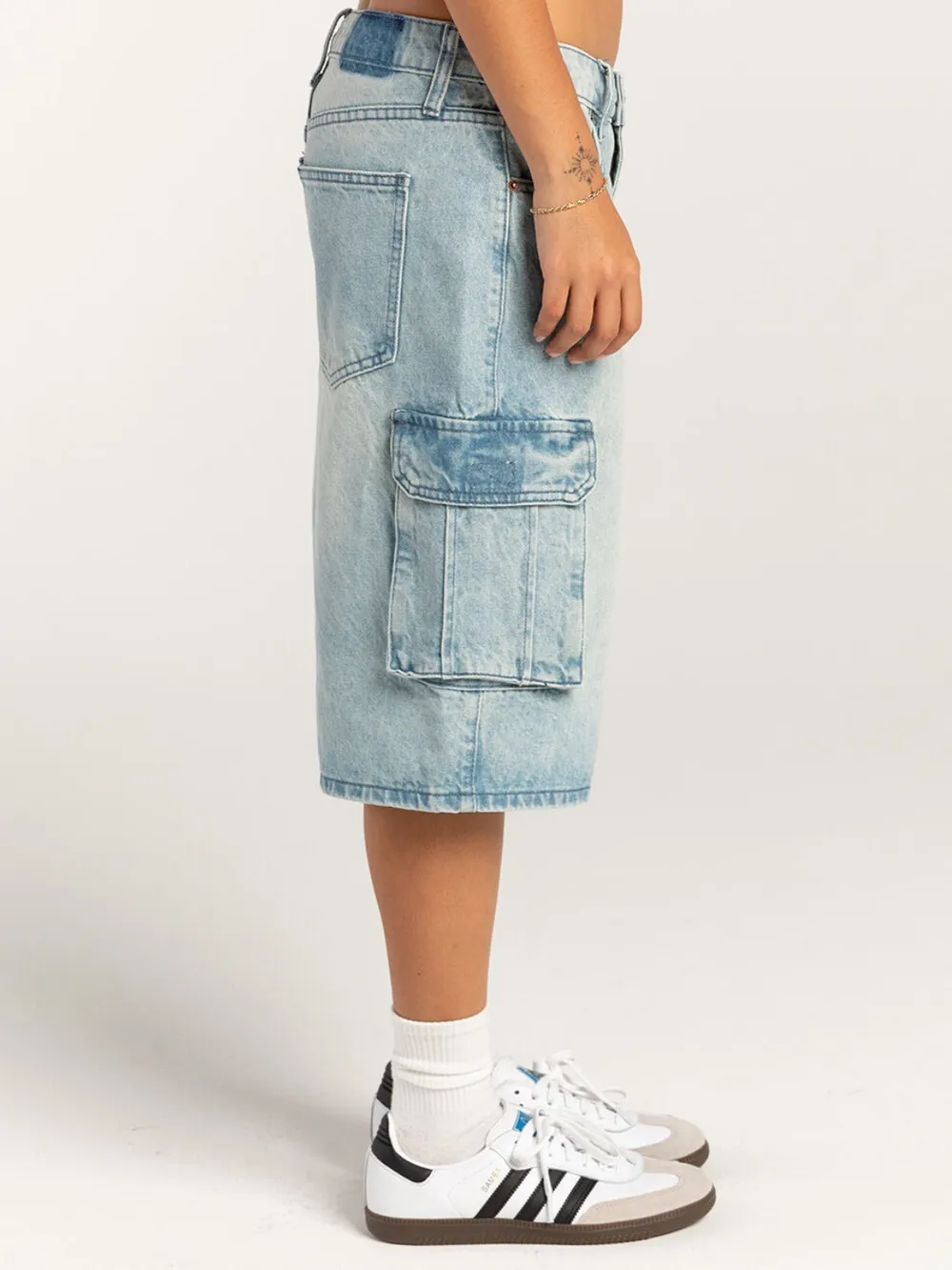 Mid-Rise Waist Denim Shorts with Pockets, image 4