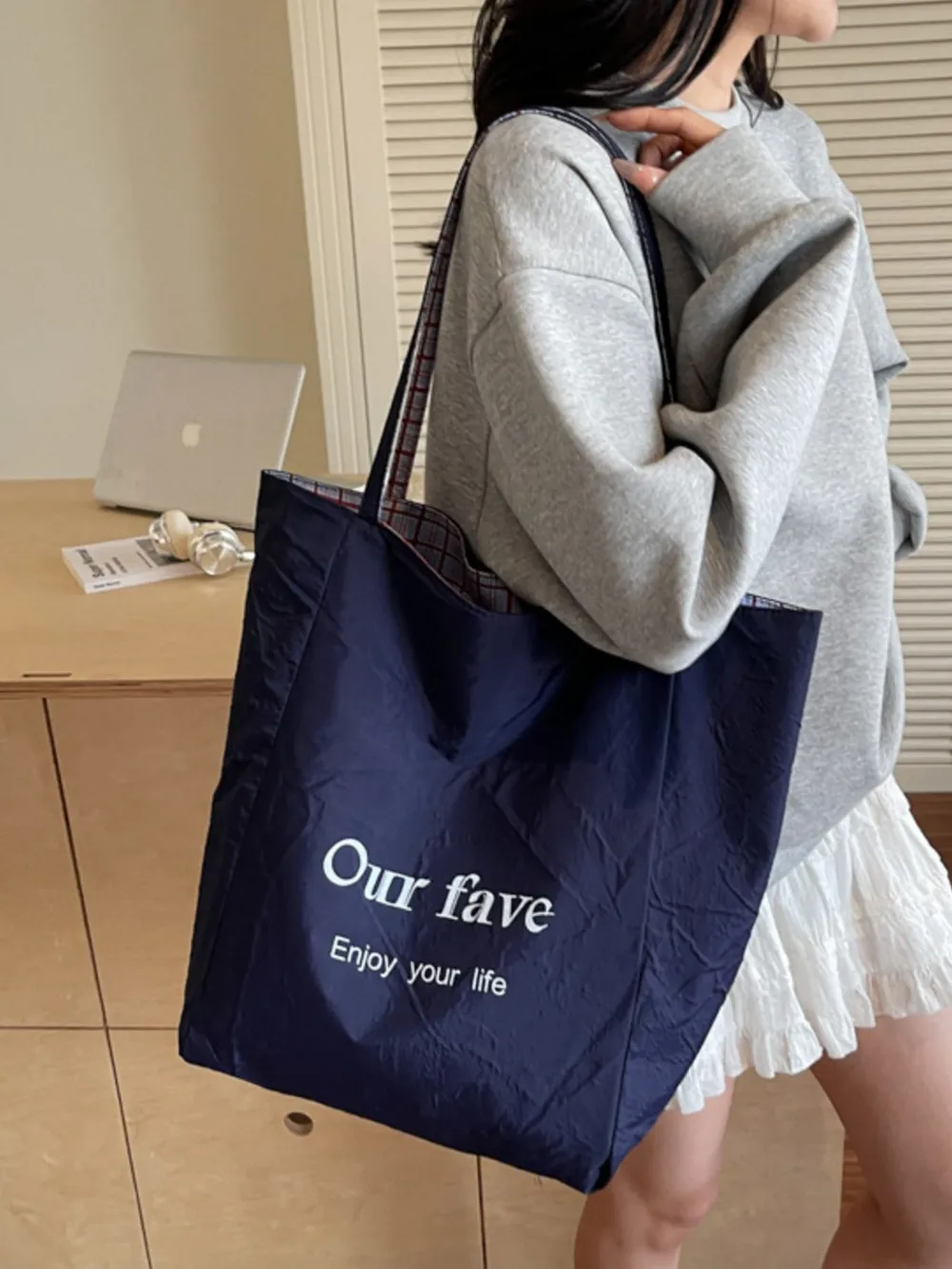 Plaid Pattern Tote Bag, image 17