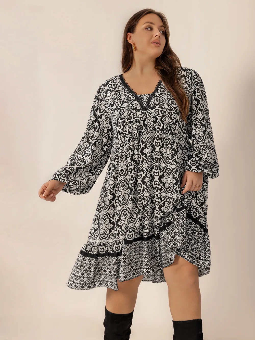 Plus Size Lace Detail Printed Balloon Sleeve Dress, image 4