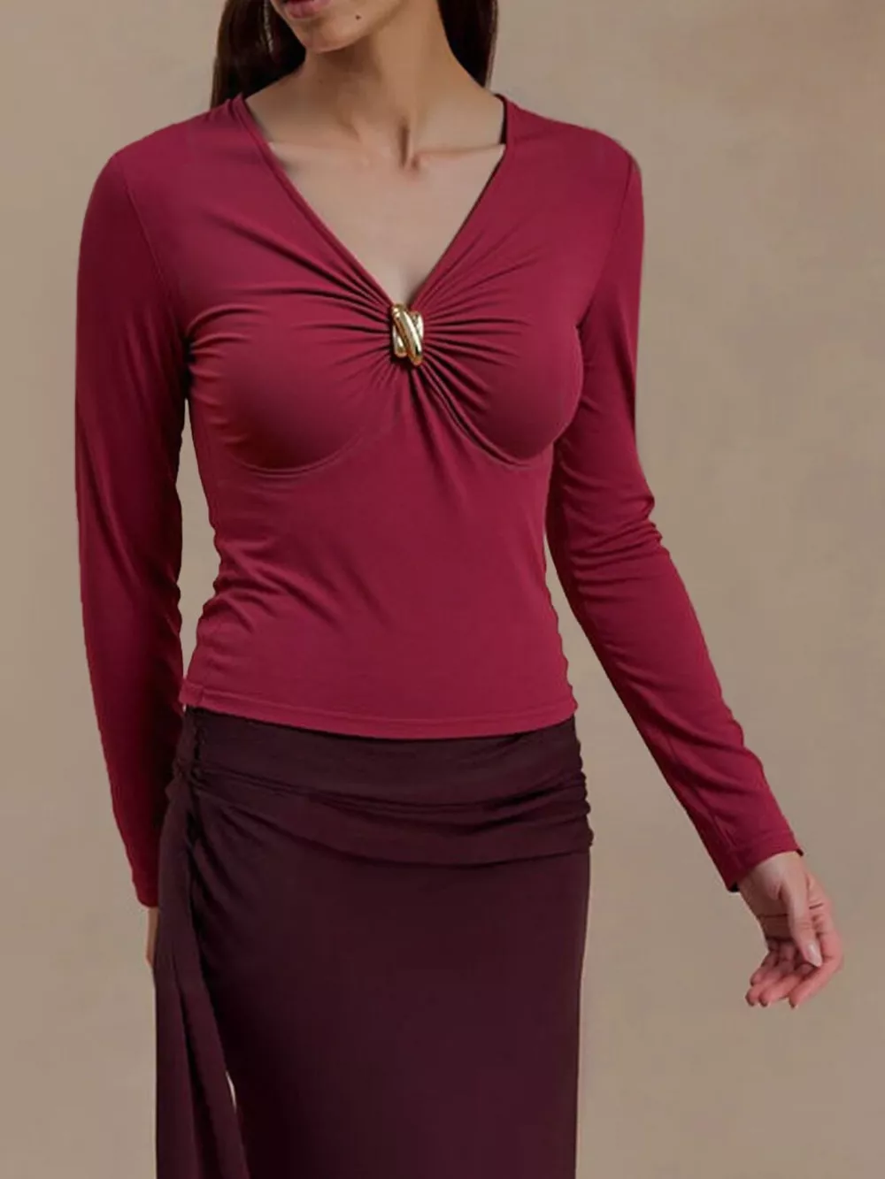 Elegant V-Neck Long Sleeve T-Shirt with Gold Ring Detail, image 2