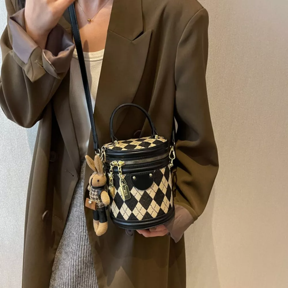 Diamond Pattern Bucket Crossbody Bag, image 3