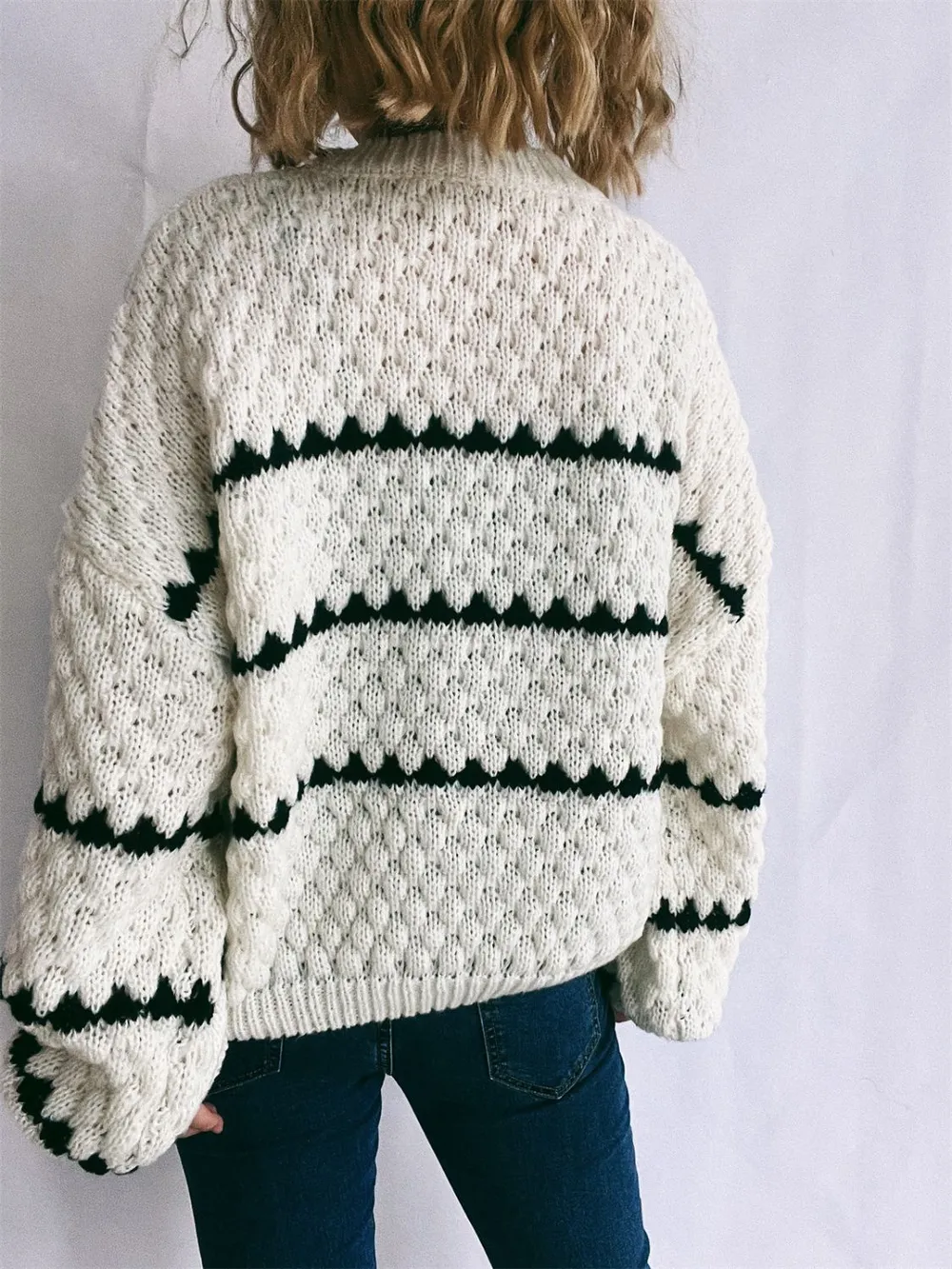 Contrast Stripes Round Neck Long Sleeve Sweater, image 3