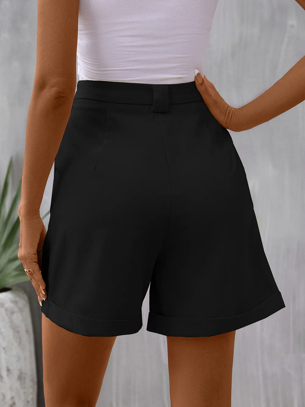 Pocketed Mid-Rise Waist Shorts, image 6
