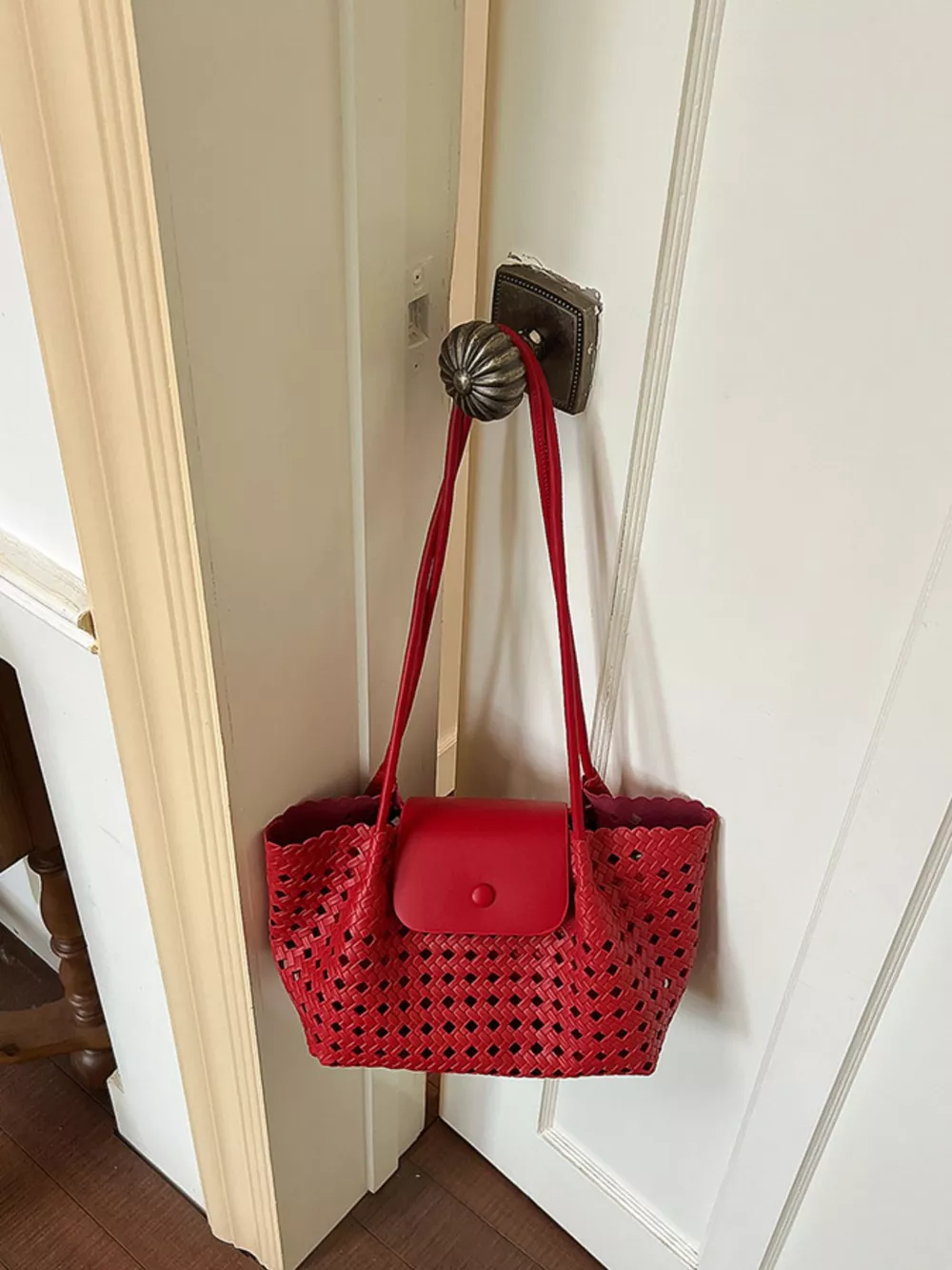 Hollow-Out Shoulder Bag, image 4