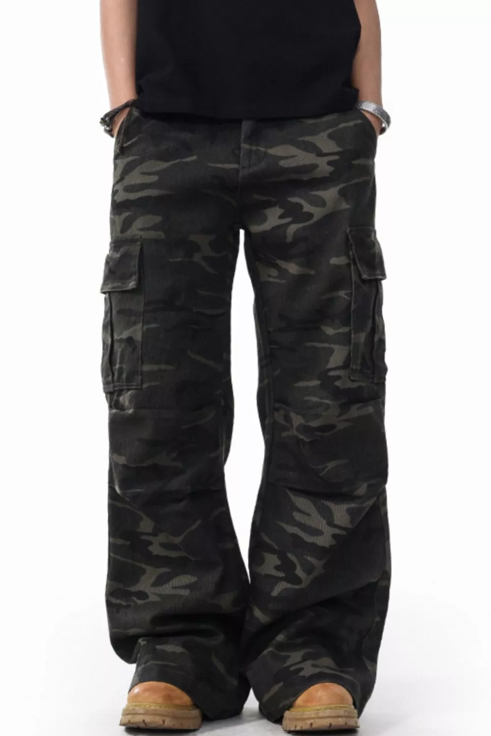 Men' s Relaxed Fit Camo Cargo Pants