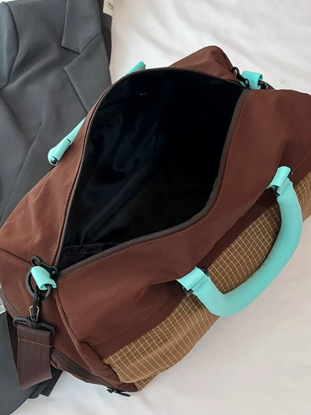 Plaid Oxford Sloth Travel Bag, image 7