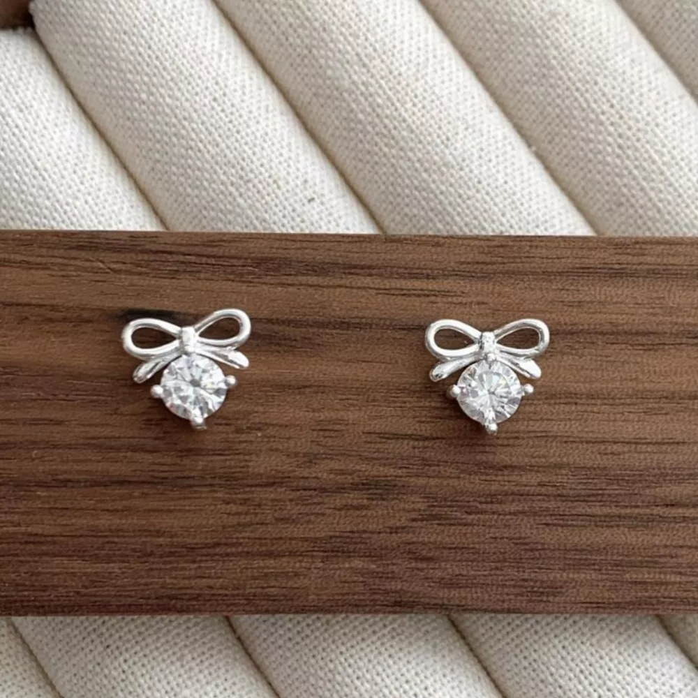 Bowknot Stud Earrings, image 3