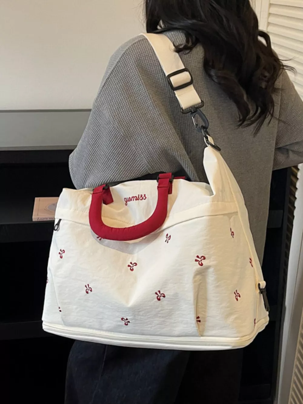 Bow Embroidered Travel Bag, image 5