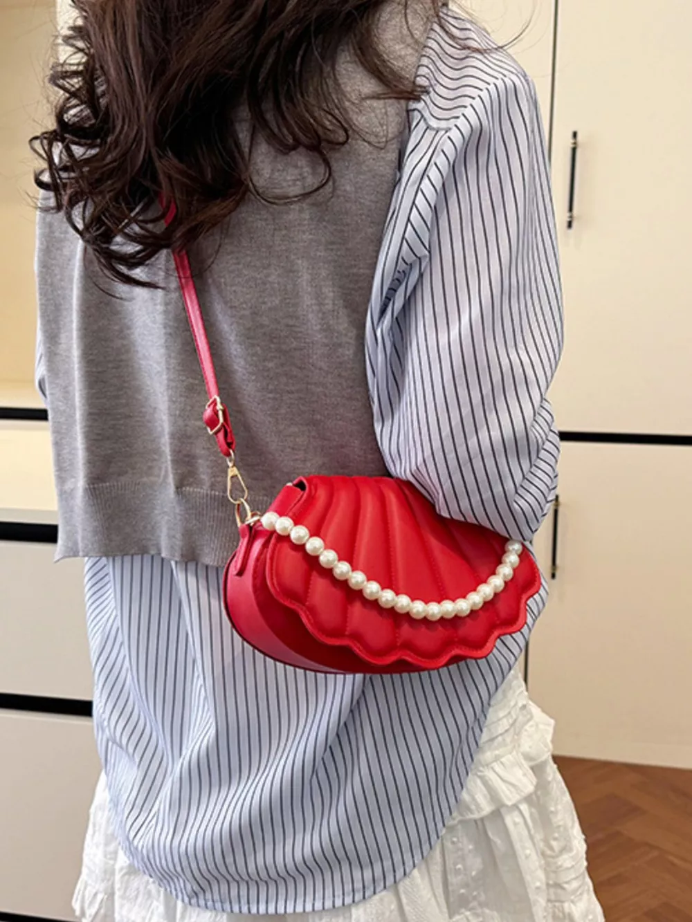 Shell-Shaped Pearl Decor Crossbody Bag, image 9