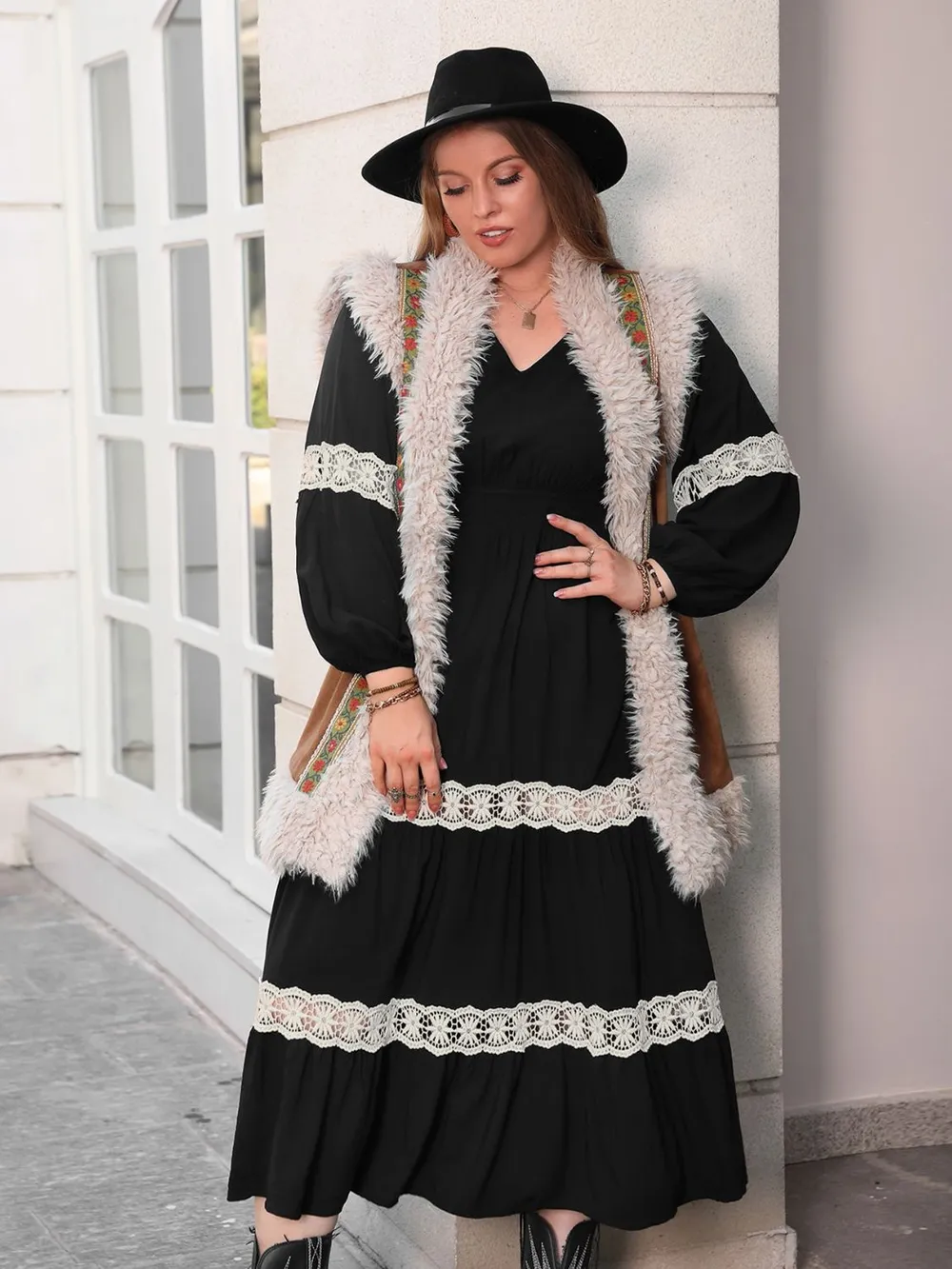Plus Size Lace Detail V-Neck Long Sleeve Midi Dress, image 4