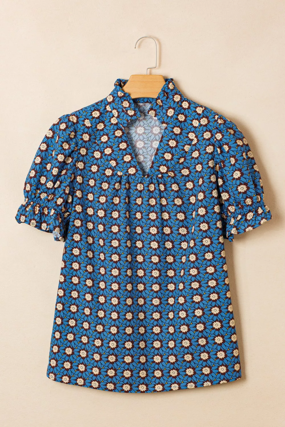 Floral Print V Neck Pleated Detail Short Puff Sleeve Blouse, image 4