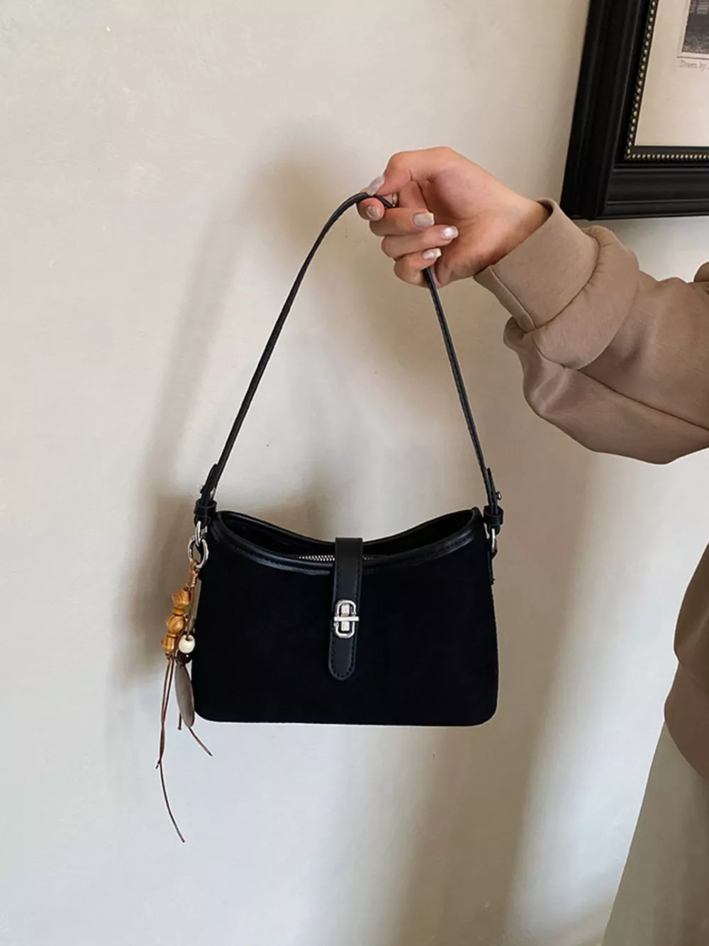 Vintage Buckle Detail Shoulder Bag, image 3