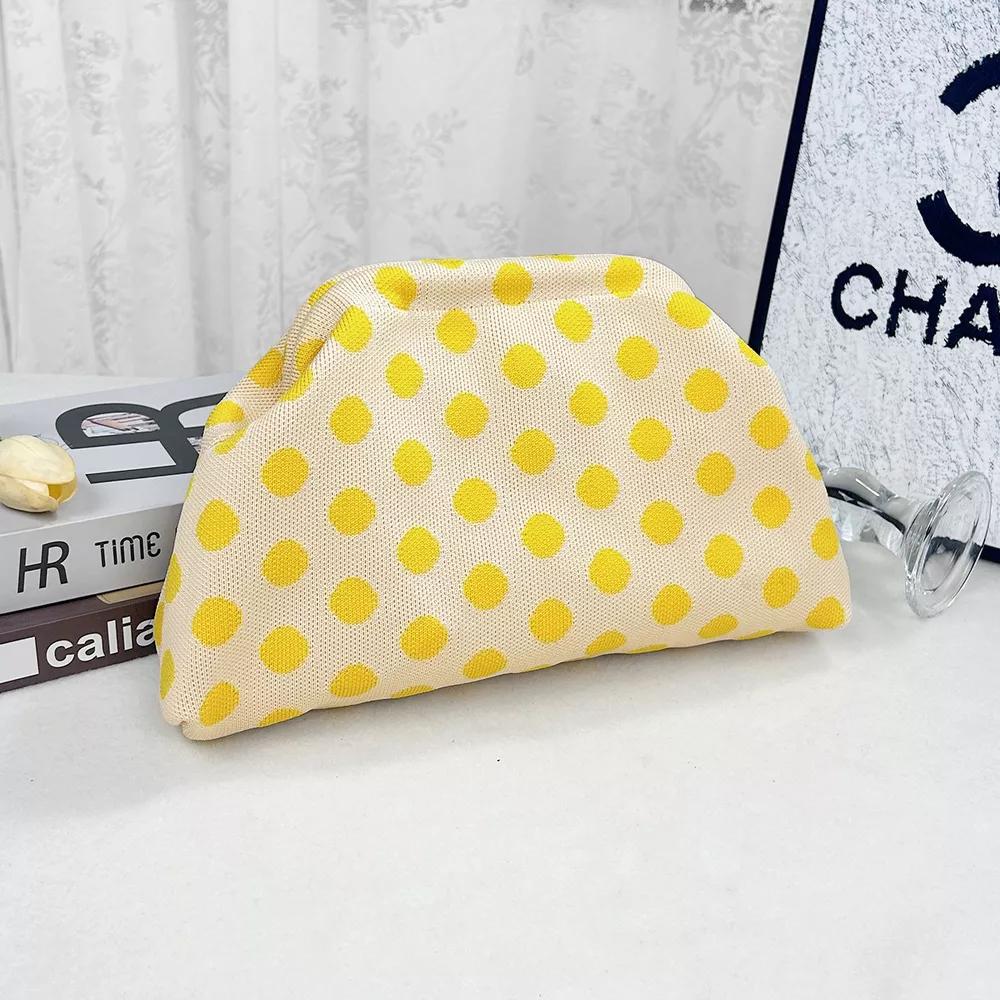Portable Contrast Knit Clutch, image 18