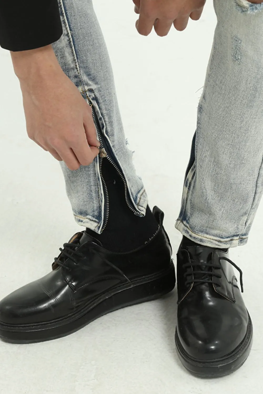 Pocketed Distressed Jeans with Side Zip, image 3