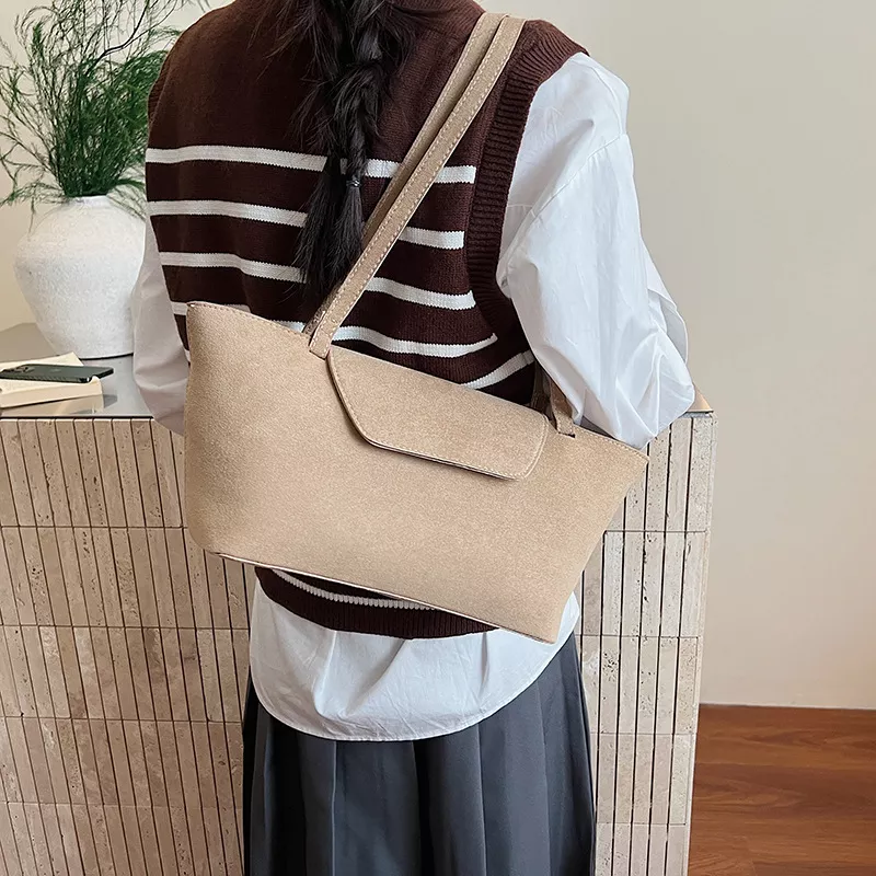 Minimalist Flap Decor Suede Bag, image 8