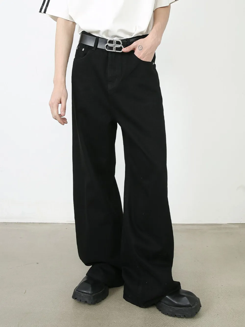 Men's Mid Rise Wide Leg Jeans, image 2