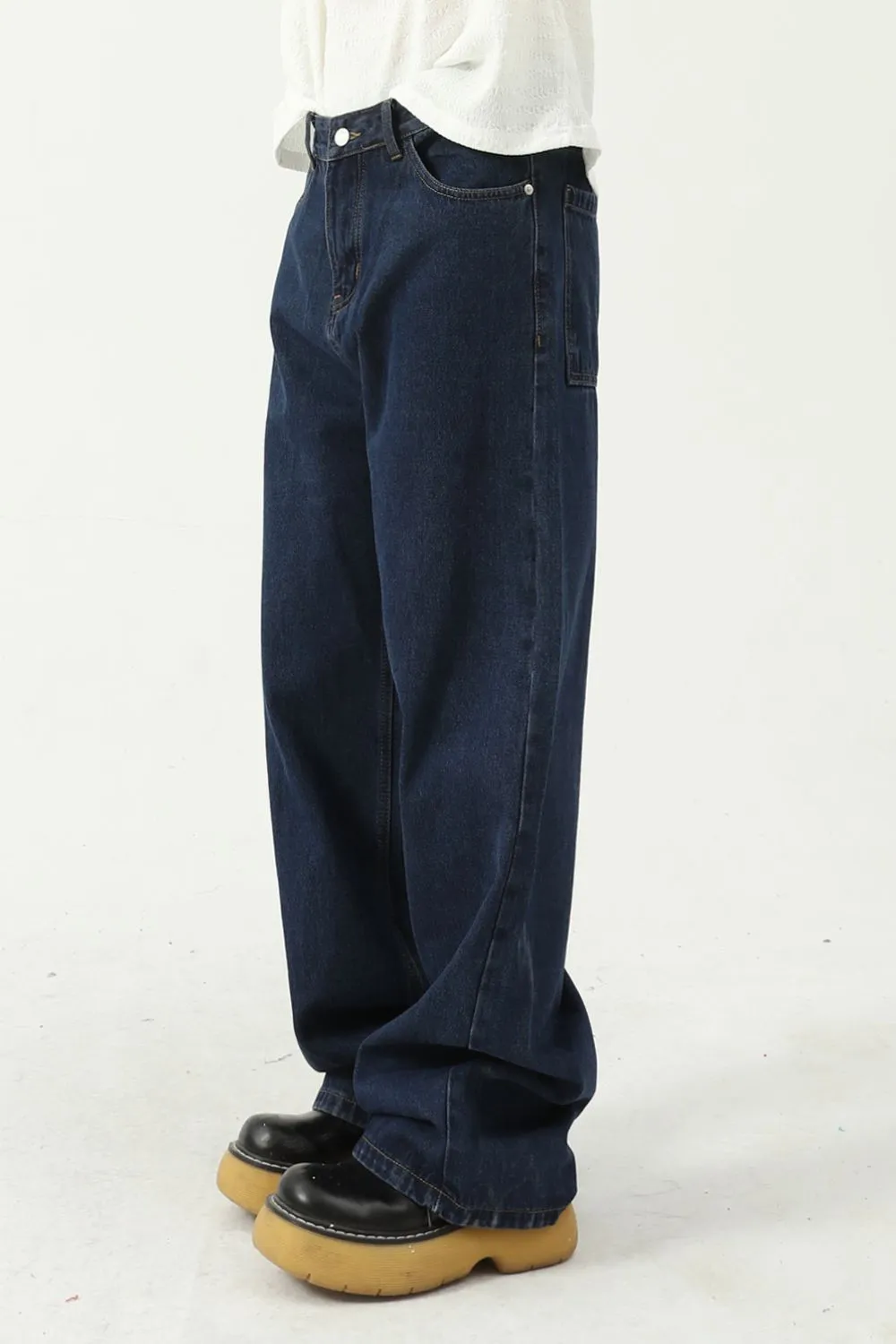 Mid Rise Jeans with Pockets, image 3