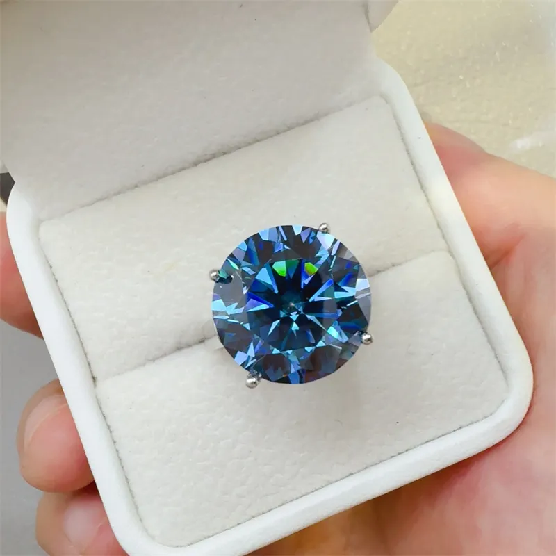 10 Carat 925 Sterling Silver Moissanite Ring, image 2