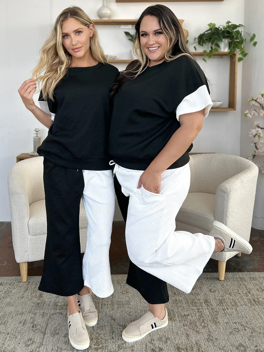 Full Size Texture Contrast T-Shirt and Wide Leg Pants Set, image 9