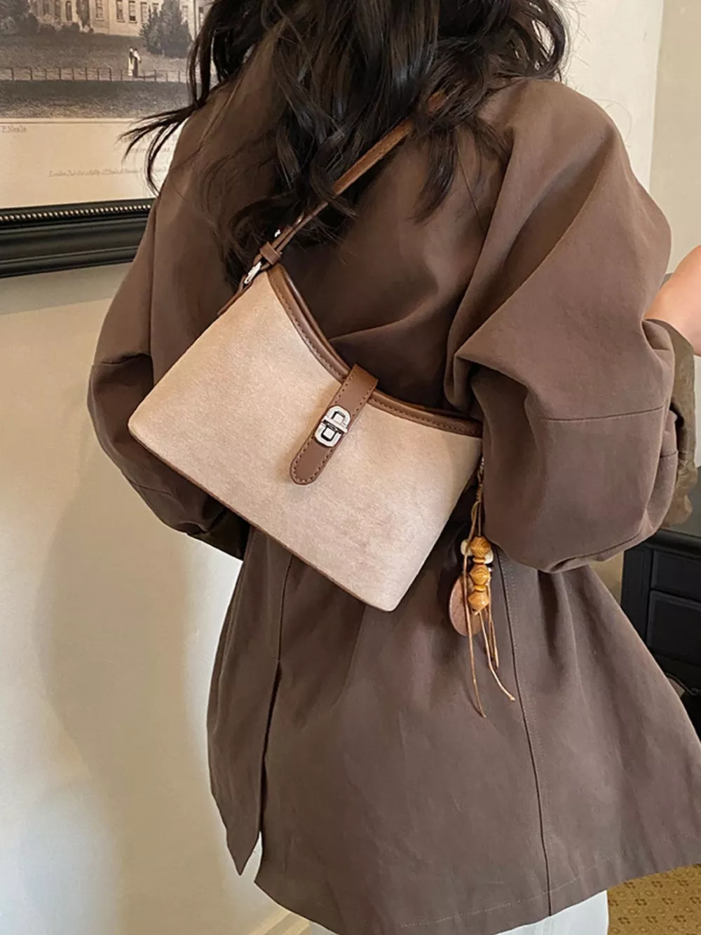 Vintage Buckle Detail Shoulder Bag, image 18