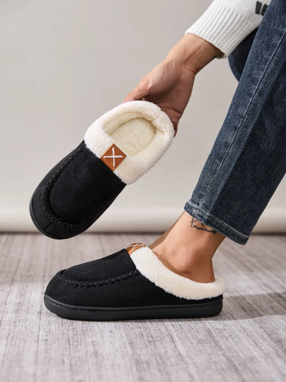 Contrast Round Toe Flat Slippers, image 20