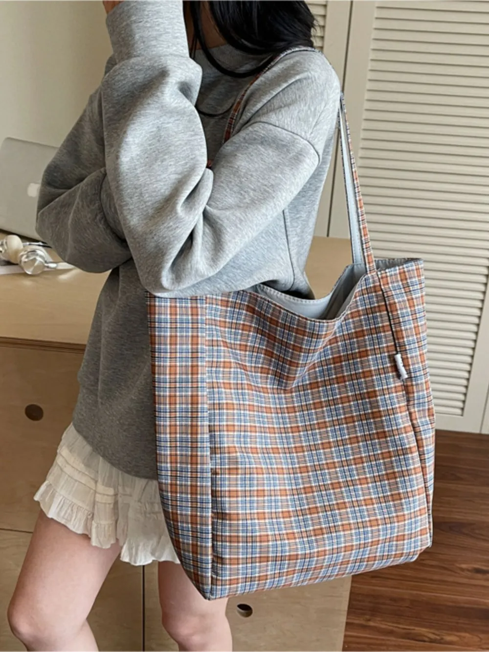 Plaid Pattern Tote Bag, image 2