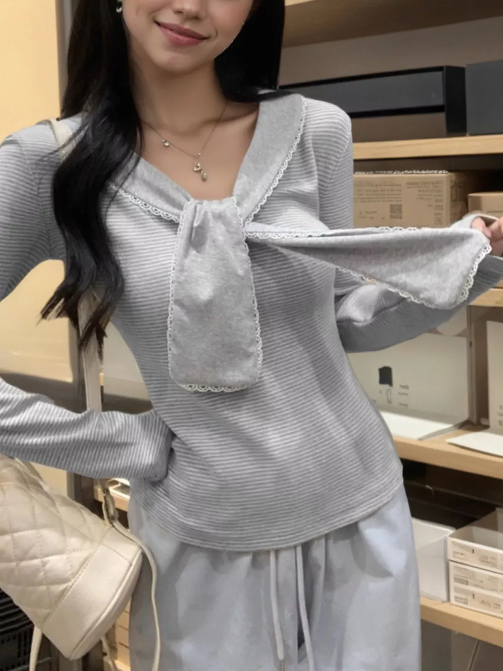 Lace-Trimmed Bowknot Long Sleeve T-Shirt, image 2
