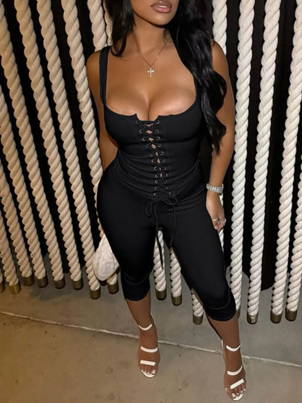 Lace-Up Tank and Capris Set, image 12