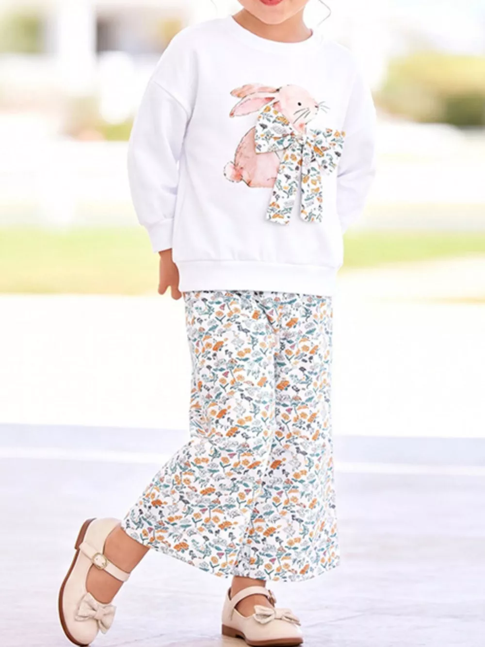 Children's Bunny Graphic Sweatshirt and Floral Wide-Leg Pant Set, image 3