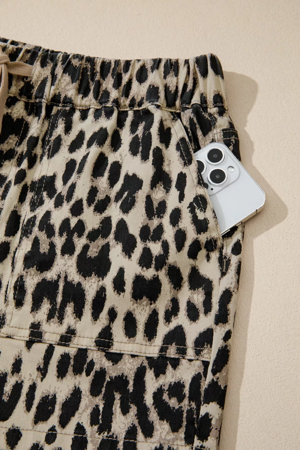 Leopard Print Lace-up Elastic Waistband Mid Rise Denim Shorts, image 6