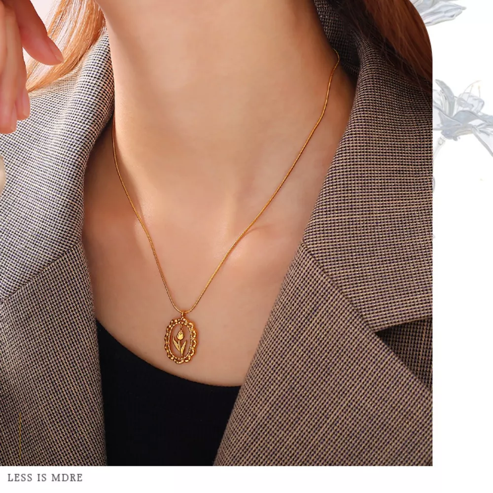 18K Gold-Plated Stainless Steel Flower Pendant Necklace, image 2