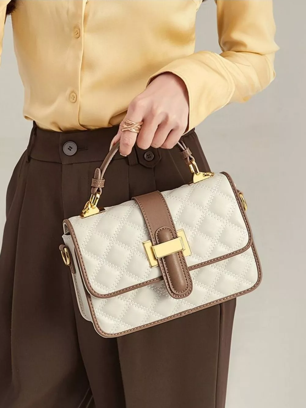 Quilted Contrast Crossbody Bag with Gold-Tone Hardware and Chain Strap, image 4
